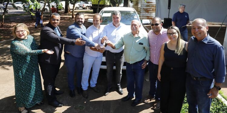 Juvenal Consolaro recebe veículo para reforçar vigilância em saúde em Figueirão