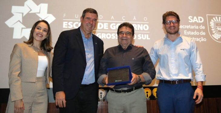 Escolagov homenageia servidor público que acompanhou a criação e evolução da instituição