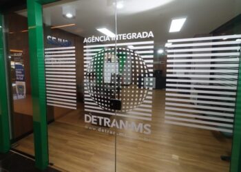 Governo de MS amplia modelo integrado de agência que une serviços do Detran e emissão do novo RG
