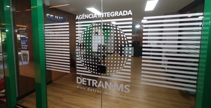 Governo de MS amplia modelo integrado de agência que une serviços do Detran e emissão do novo RG