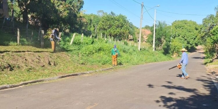 Limpeza no Jardim São Bento é finalizada e integra ciclo de manutenção urbana em Camapuã