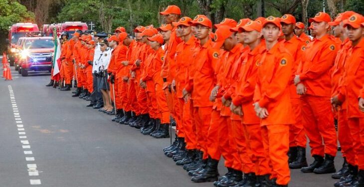 MS reforça atuação dos Bombeiros com entrega de novas viaturas e formatura de oficiais e soldados temporários