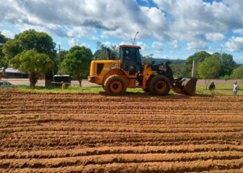 Jean Carlos destaca continuidade da manutenção na Praça do Bairro Alto