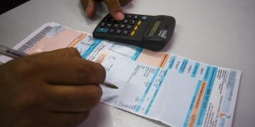 Estado regula cortes de água e luz com aviso prévio e restrições a finais de semana