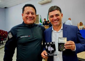 Prefeito Manoel Nery, de Camapuã, recebe medalha comemorativa dos 190 anos da Polícia Militar