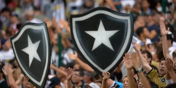 Oito clubes brasileiros estão com transfer ban na Fifa