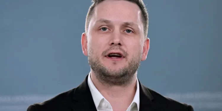 Groenlândia reage a ameaças dos EUA e orienta população a se preparar para cenários extremos