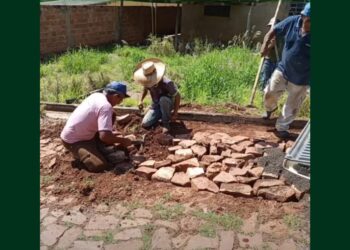 Prefeitura de Camapuã executa manutenção em ruas de paralelepípedo e inclui Rua Guanabara no cronograma