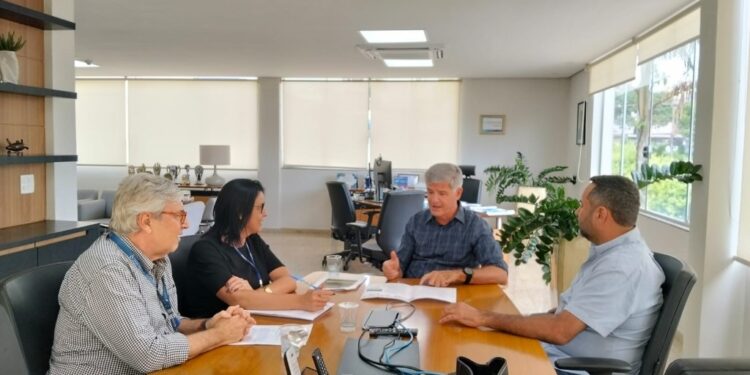 Reunião na Sanesul define encaminhamentos para saneamento do Jardim Alegre