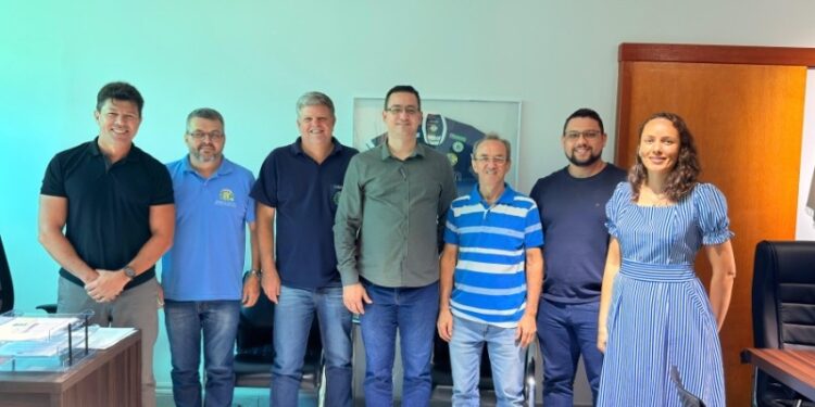 Municípios da região se reúnem em Costa Rica para debater reforma tributária