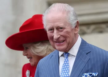 Rei Charles III fará visita aos EUA a convite de Trump em abril