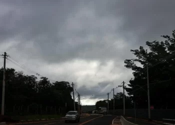 Alerta de chuvas intensas mobiliza autoridades em várias regiões do país