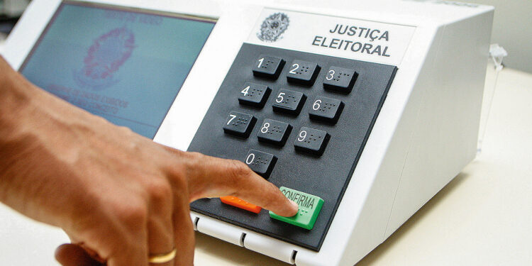 Brasil entra em nova fase do debate eleitoral com cenário apertado nas pesquisas