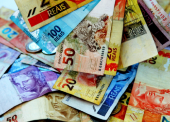 Brasil registra leve queda na inflação e mercado reage com otimismo