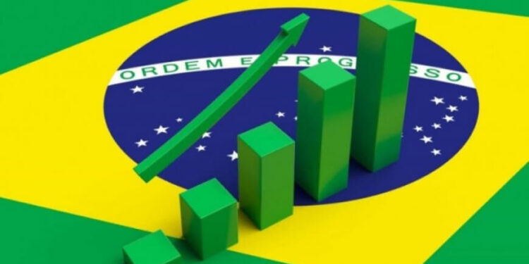 Economia brasileira mantém crescimento, mas ritmo desacelera