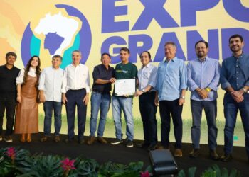 Deputados participam de abertura da Expogrande e inauguram estande da ALEMS