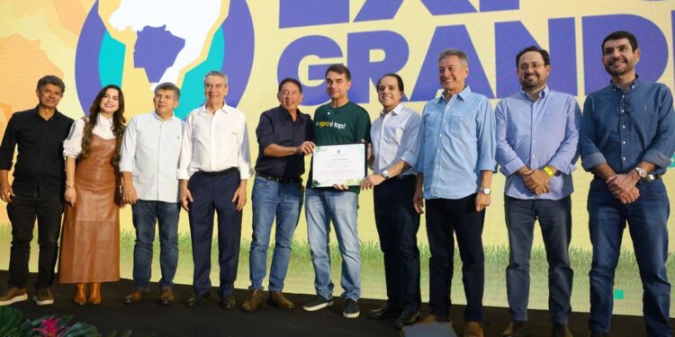 Deputados participam de abertura da Expogrande e inauguram estande da ALEMS
