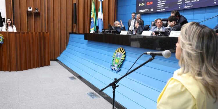 Deputados lamentam feminicídios e incentivam mudança comportamental