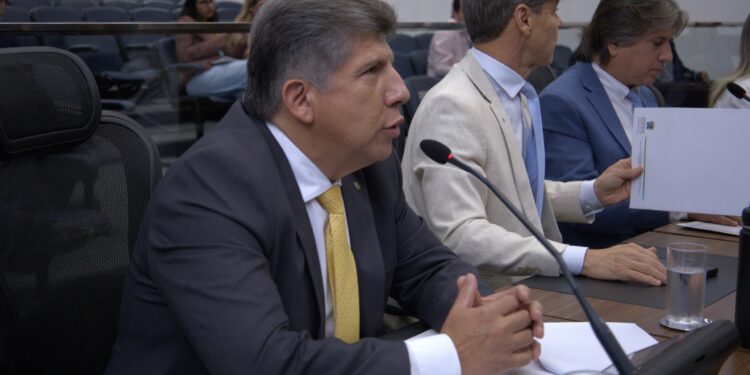 Lidio Lopes propõe parceria para melhorar sinalização em pontos críticos de Novo Horizonte do Sul