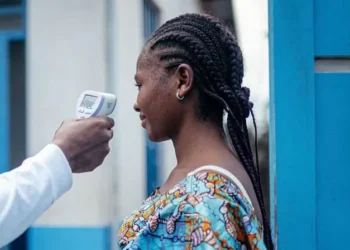 Ebola volta a preocupar África: OMS declara emergência internacional após novos surtos