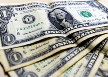 Dólar cai 0,45% e fecha a R$ 4,98 com correção após ‘Flávio Day 2.0’