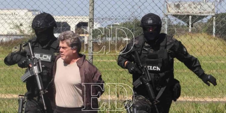 Após prisão na Bolívia, apontado como chefão do PCC é extraditado ao Brasil em avião da Polícia Federal