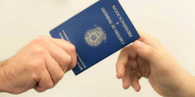 Nova regra para trabalho em feriados começa a valer e muda funcionamento do comércio