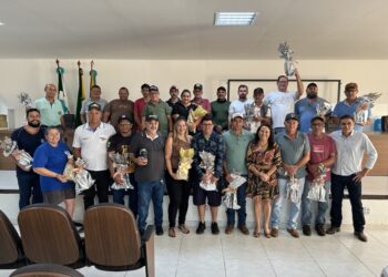 Motoristas do transporte escolar são homenageados em Costa Rica pelo compromisso com a educação