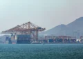 EUA restabelecem bloqueio a portos iranianos após nova escalada no estreito de Hormuz
