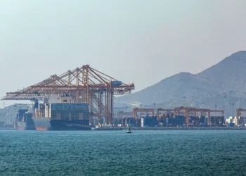 EUA restabelecem bloqueio a portos iranianos após nova escalada no estreito de Hormuz