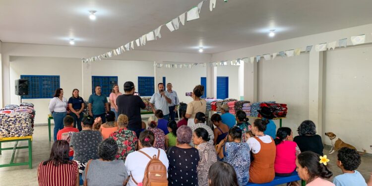 Prefeitura de Alcinópolis entrega cobertores a famílias em situação de vulnerabilidade social