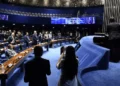 Empresários e governo divergem sobre PEC que extingue escala 6×1 em audiência no Senado