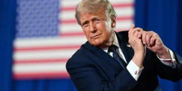 Trump prorroga decreto de emergência contra o Brasil, mas decisão não altera tarifas de exportação