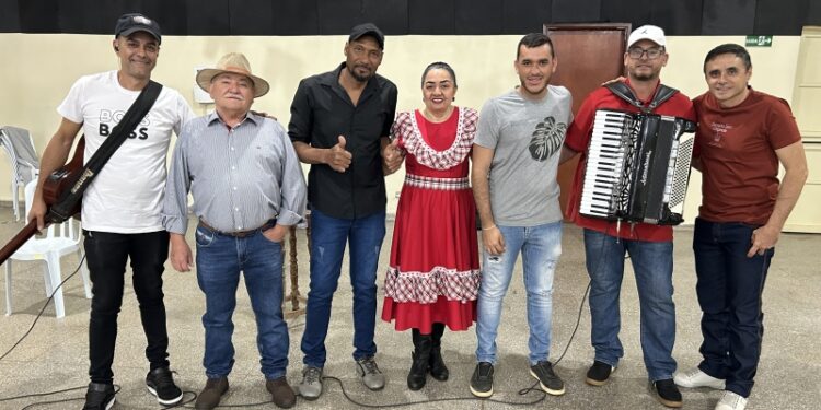 Costa Rica promove Festa Agostina para idosos com participação das famílias