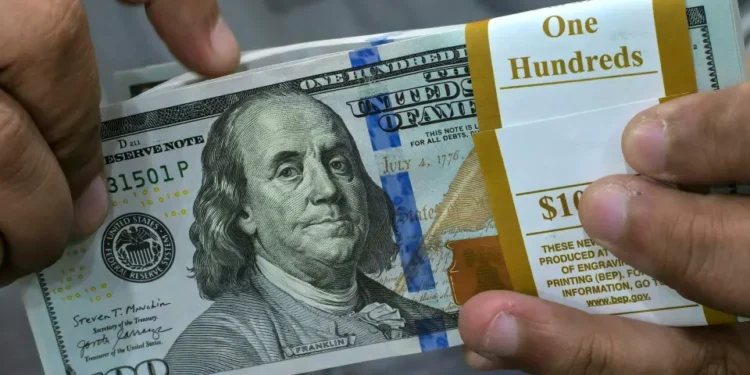 Mercado mantém projeções para inflação, juros, PIB e dólar em 2026