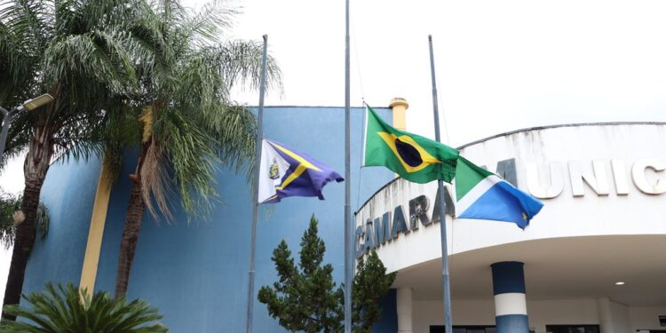 Câmara decreta luto de três dias após mortes do primeiro prefeito eleito e de servidor de São Gabriel do Oeste