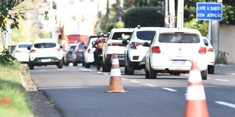 Duas ruas têm interdições nesta segunda-feira em Campo Grande; veja horários e desvios
