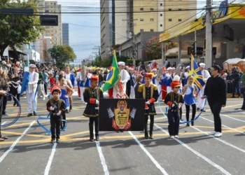 Desfile de 7 de Setembro movimenta Campo Grande nesta manhã