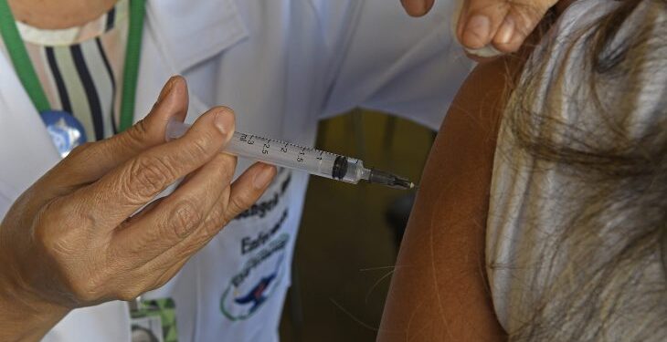 MS prevê ampliação da vacina contra meningite, com atendimento por etapas