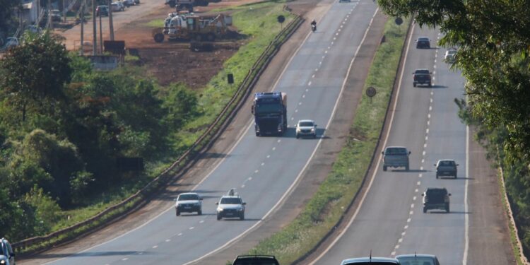 Vai viajar pela BR-163? Veja os horários de maior movimento no feriado