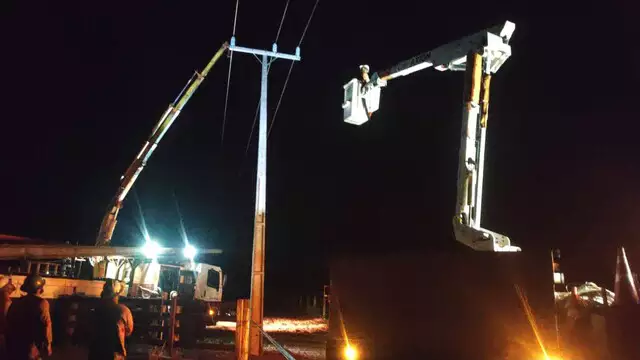 Terenos segue com reparos na rede elétrica após temporal derrubar postes